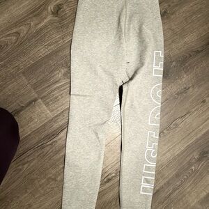Nike Women’s Gray Leggings NWT